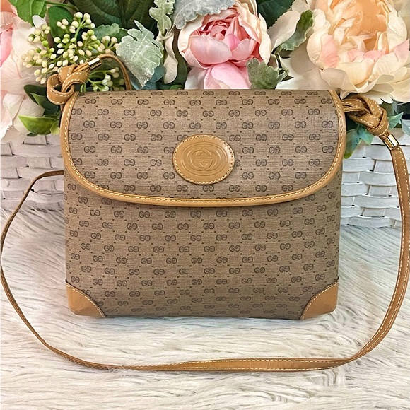 Gucci Handbags - AUTHENTIC Gucci Monogram bag